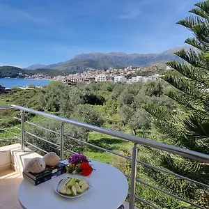 The Sunny Side Apartment